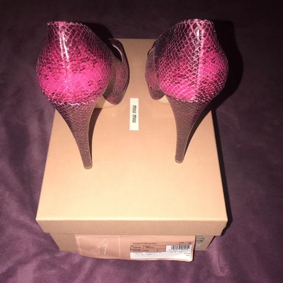 Miu Miu Snake Skin Pumps - Picture 5 of 6